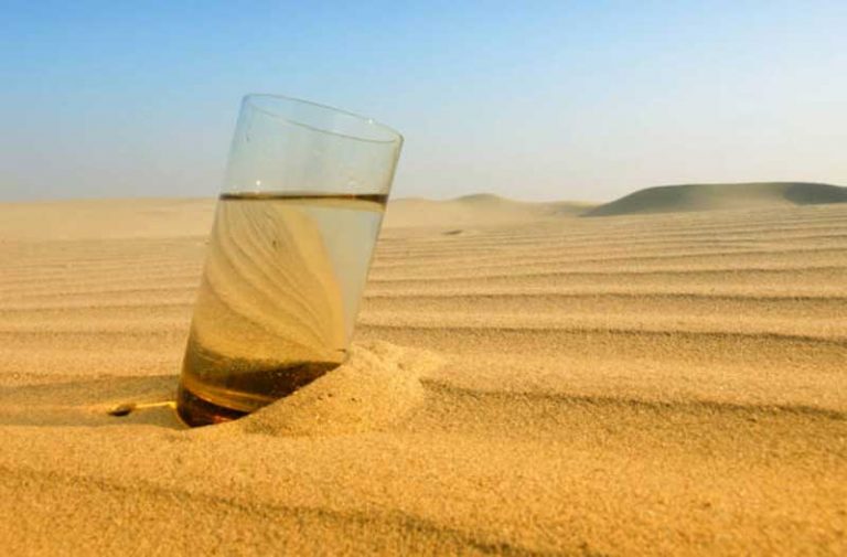 Cientistas dizem ter inventado substância que pode virar água até no deserto Cientistas dizem ter inventado substância que pode virar água até no deserto