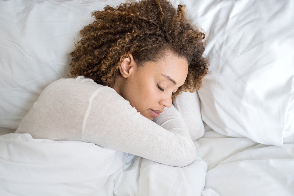 dormir atc3a9 tarde no final de semana faz vocc3aa viver mais Médico garante fazer você dormir em 60 segundos; saiba como dormir atc3a9 tarde no final de semana faz vocc3aa viver mais