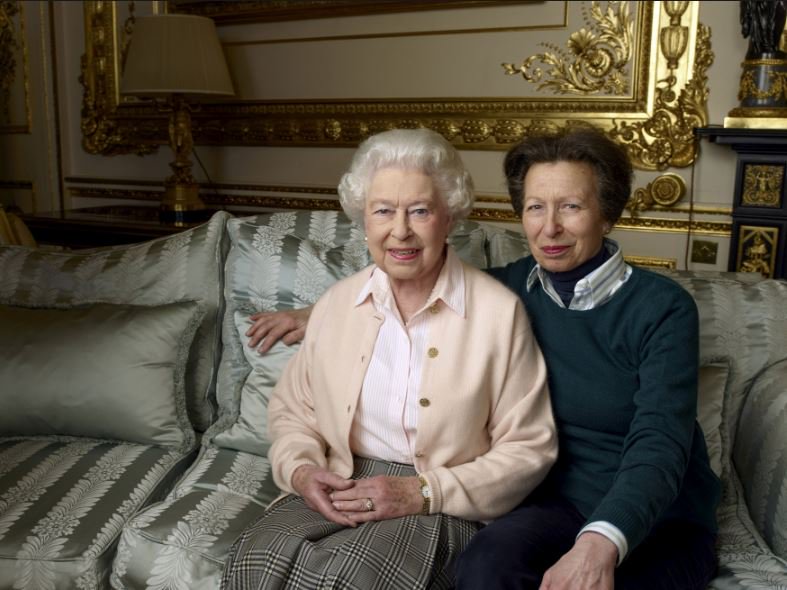 capa 77 A filha de Elizabeth II é considerada ''a melhor rainha que os britânicos nunca terão" capa 77