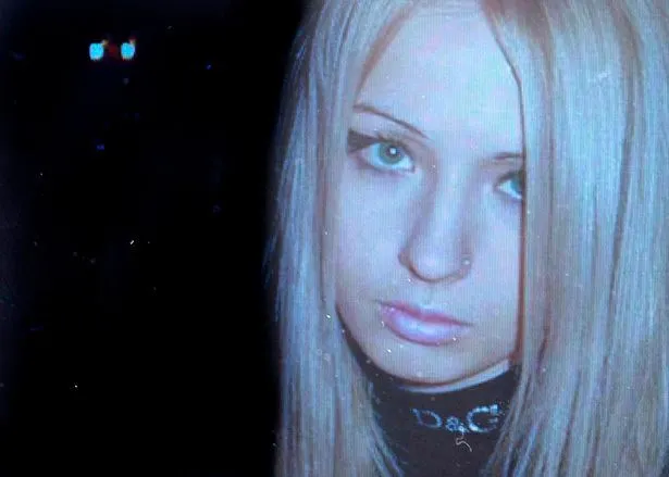 Imagem de uma modelo russa inocente usada por estelionatários por perfil fake do Facebook